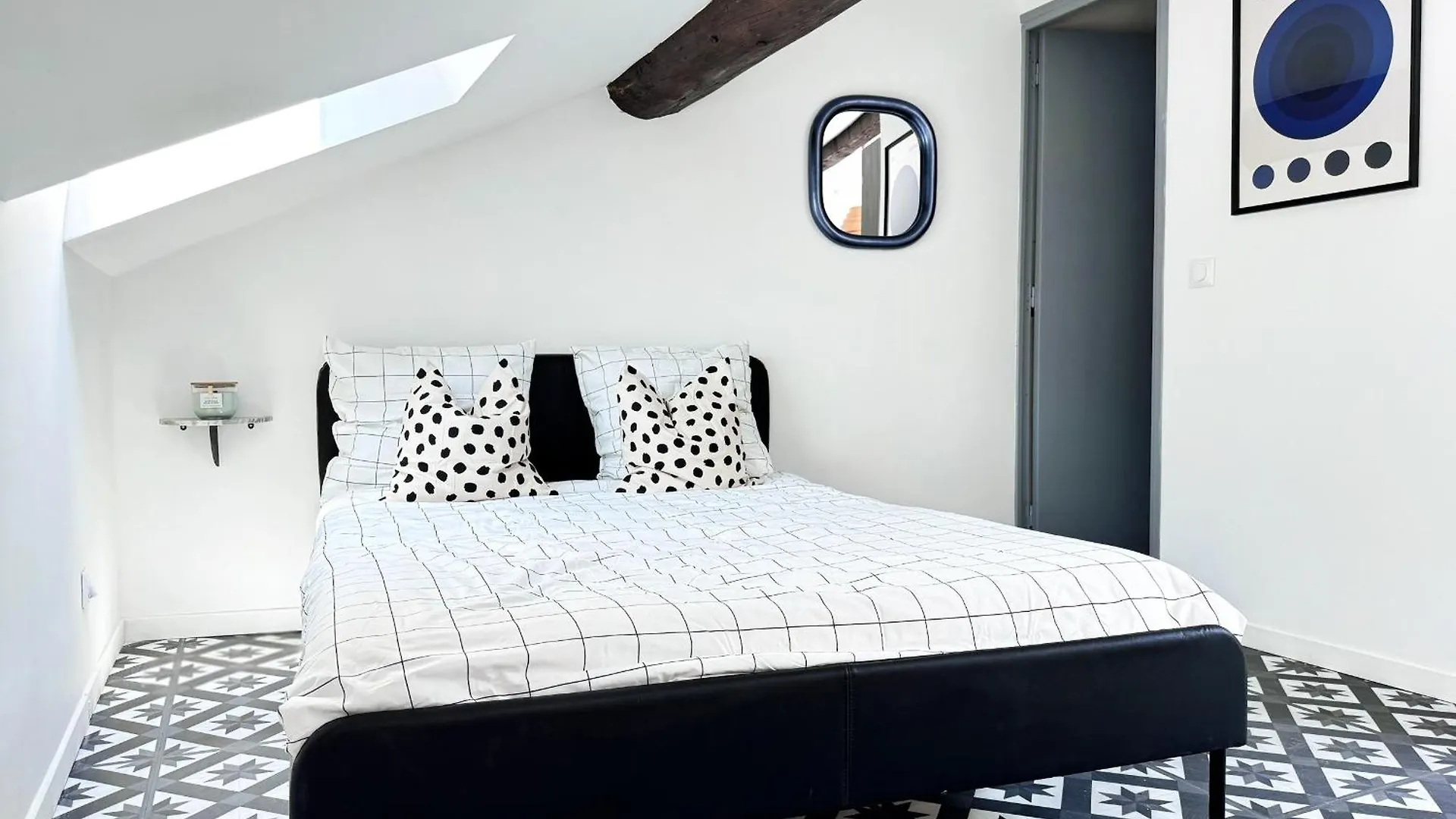 Suite Aveiro Champagne-au-Mont-d'Or France