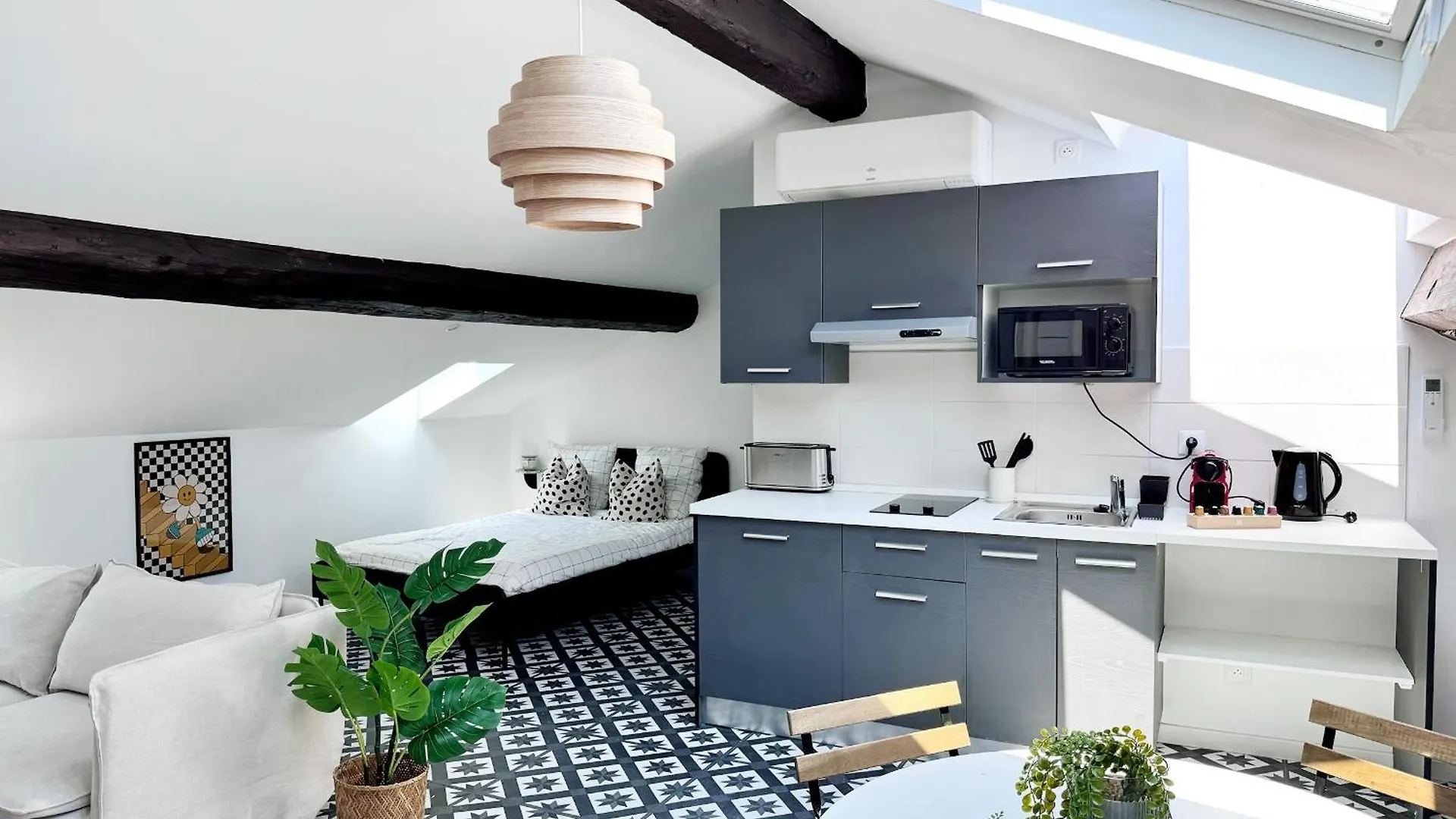 Suite Aveiro Champagne-au-Mont-d'Or 0*,