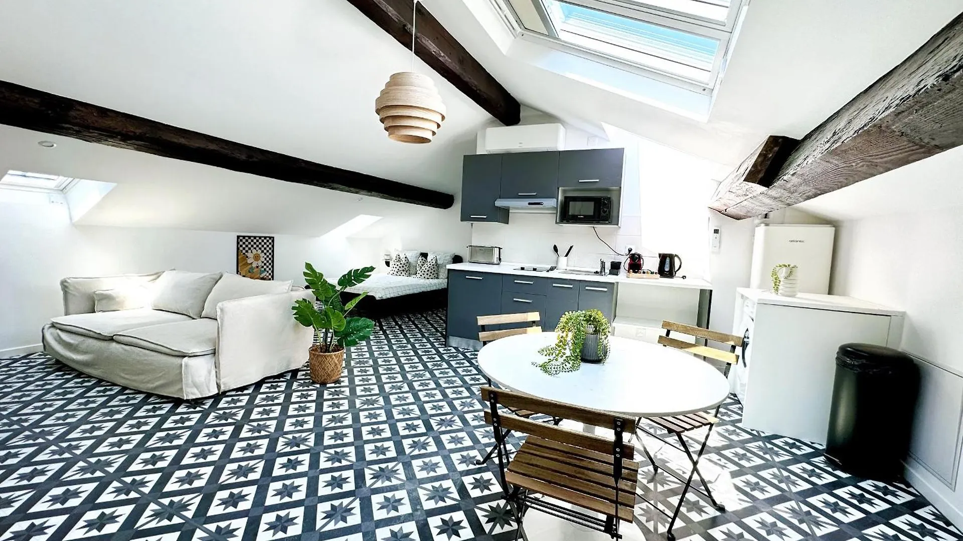 Suite Aveiro Champagne-au-Mont-d'Or Apartment