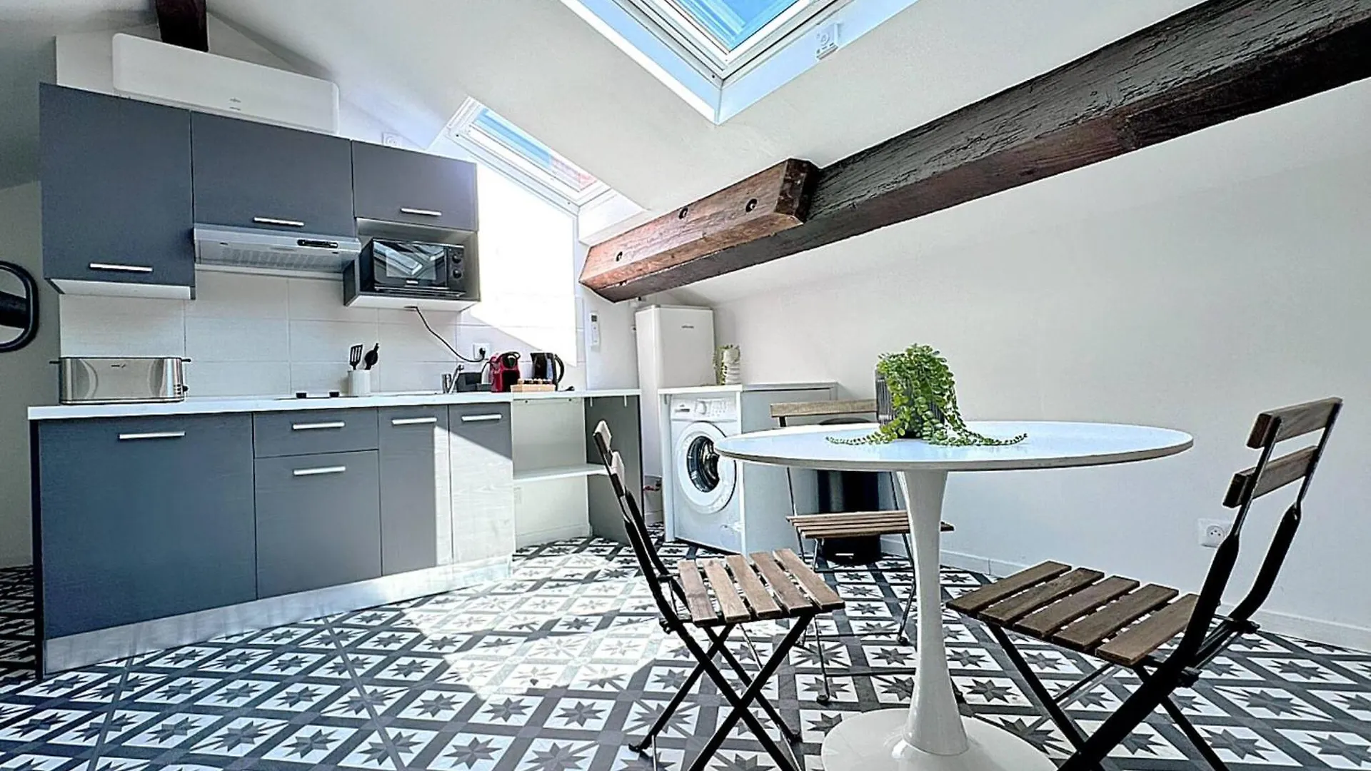 Suite Aveiro Champagne-au-Mont-d'Or 0*,